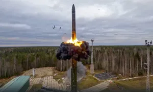 Ukraine cáo buộc Nga tập kích bằng 'tên lửa đạn đạo xuyên lục địa' Ukraine cáo buộc Nga tập kích bằng 'tên lửa đạn đạo xuyên lục địa'