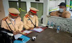 Lái ôtô vượt đèn đỏ bị phạt 18-20 triệu đồng từ 1/1/2025 Lái ôtô vượt đèn đỏ bị phạt 18-20 triệu đồng từ 1/1/2025